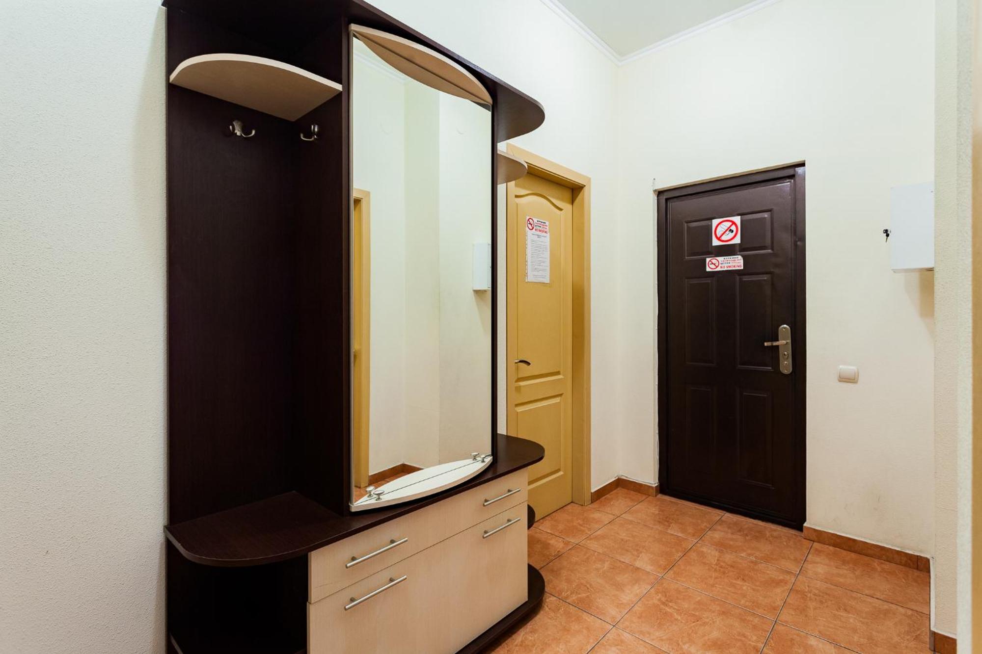 Apartment At Malaya Zhytomyrska 5 Kiev Esterno foto